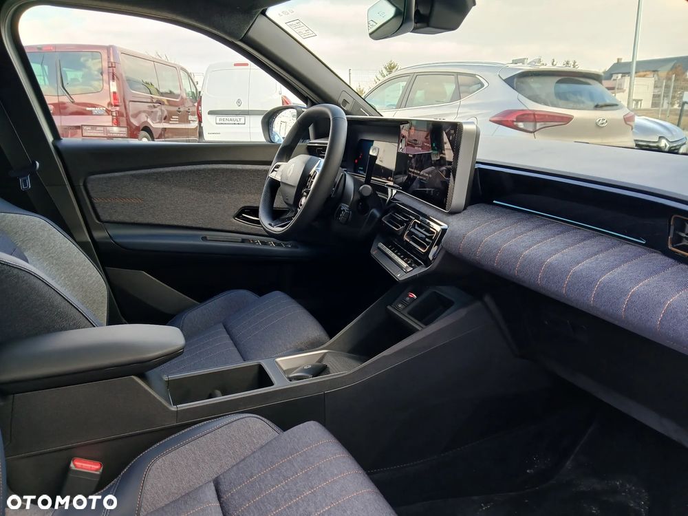 Renault 4 E-Tech 52kWh Comfort Range Techno - 11