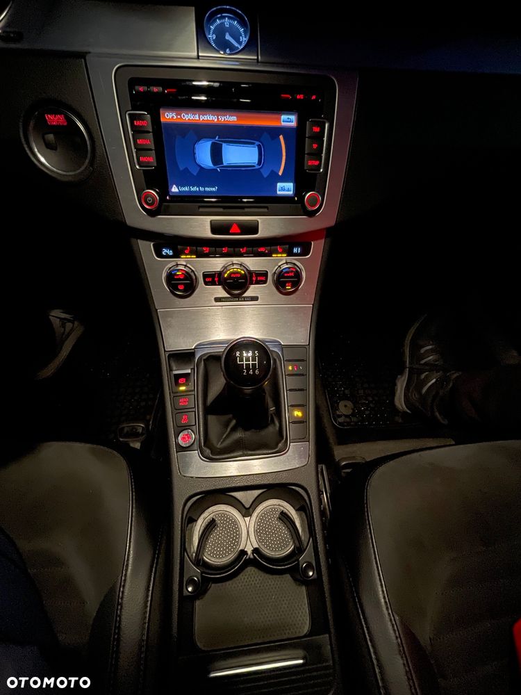 Volkswagen Passat 2.0 TSI Highline - 12