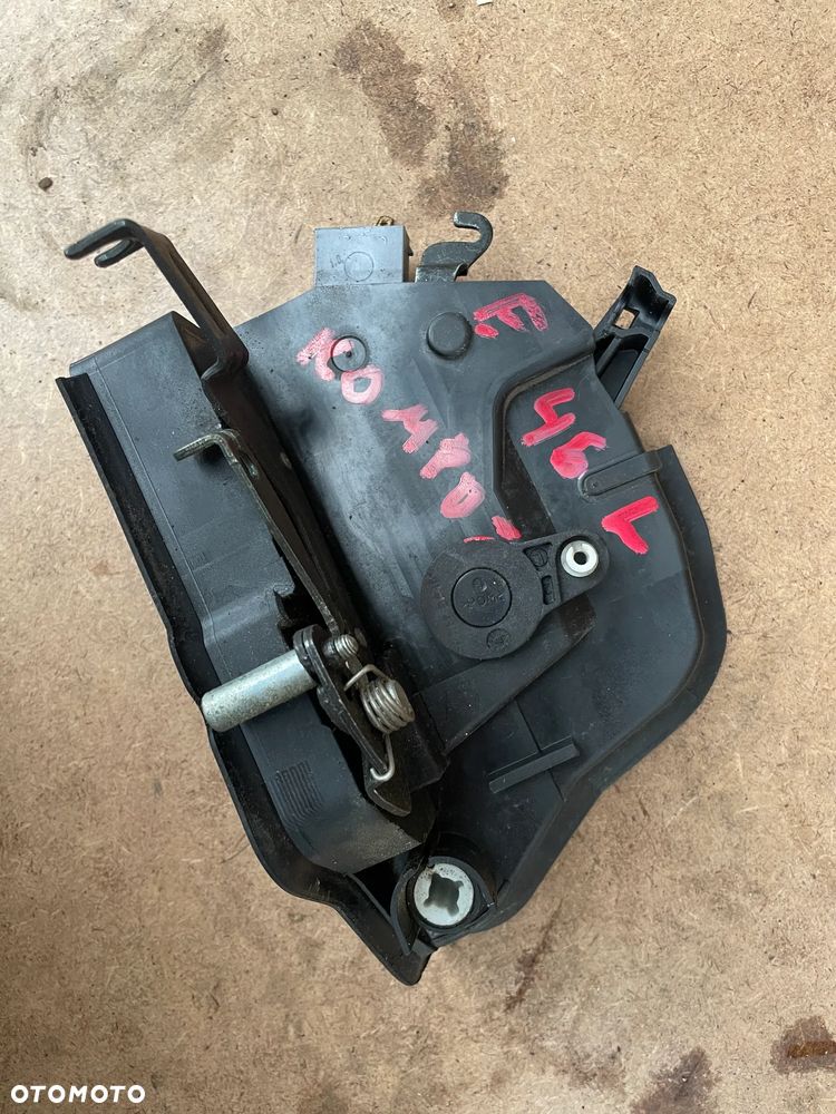 BMW E46 Compact zamek z drzwi lewy przód przedni 7 PIN EU 8253431 - 2
