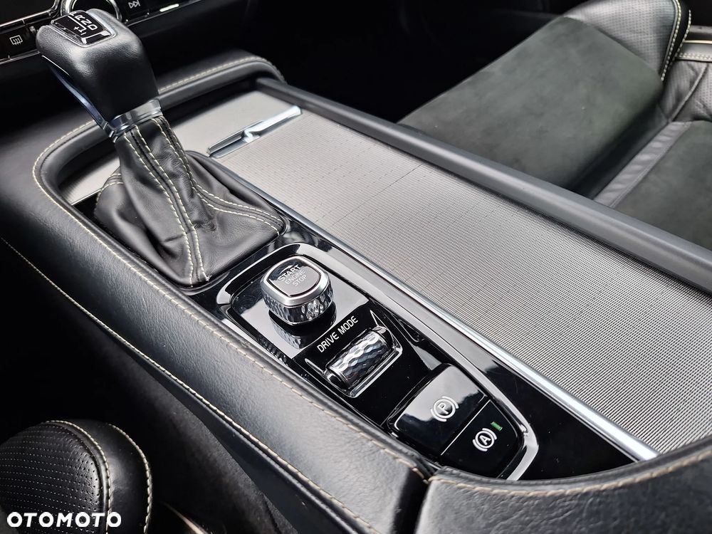 Volvo V90 T4 R-Design - 35