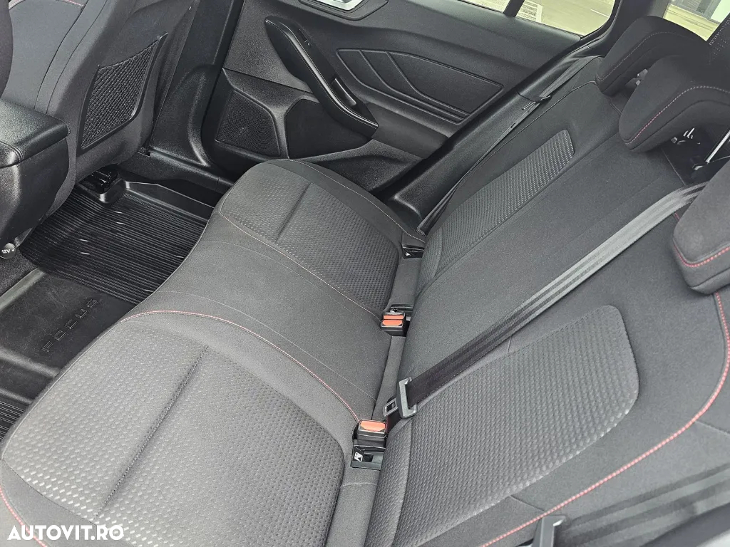 Ford Focus Turnier 1.5 EcoBlue Start-Stopp-System Aut. ST-LINE - 7