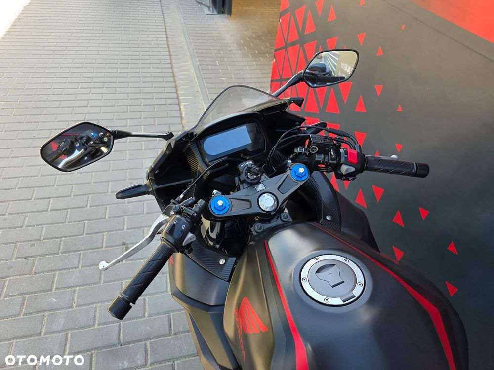 Honda CBR - 17