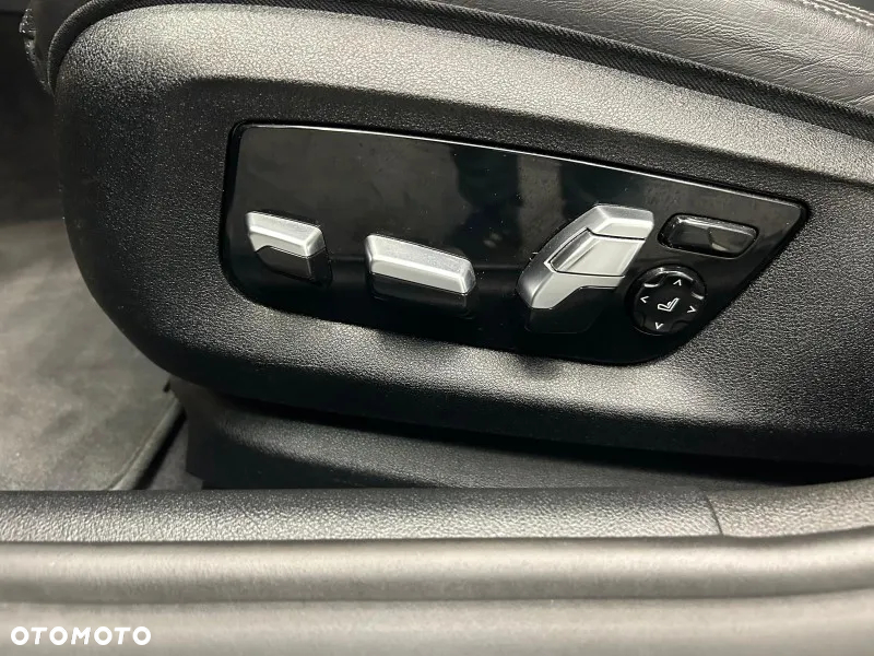 BMW Seria 5 540d xDrive Touring - 26