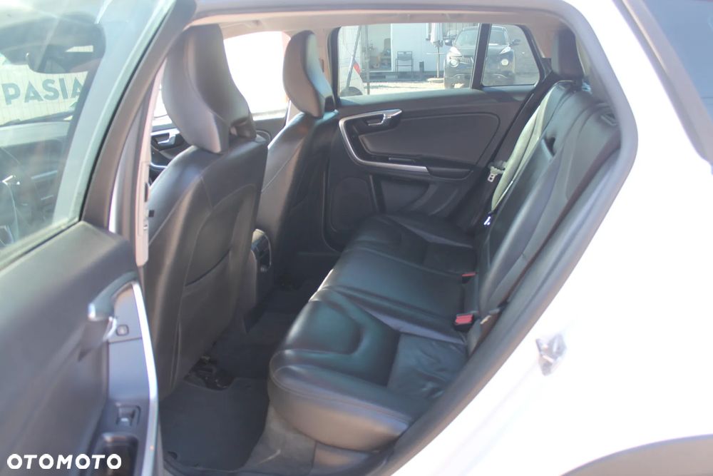 Volvo V60 Cross Country D3 Geartronic - 10