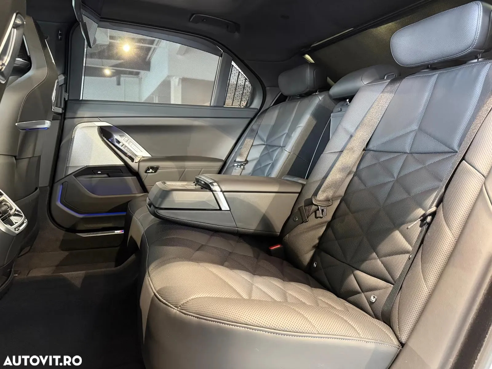 BMW Seria 7 740d xDrive MHEV - 19