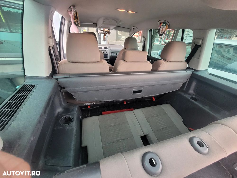 Volkswagen Touran 2.0 TDI DPF Highline - 6