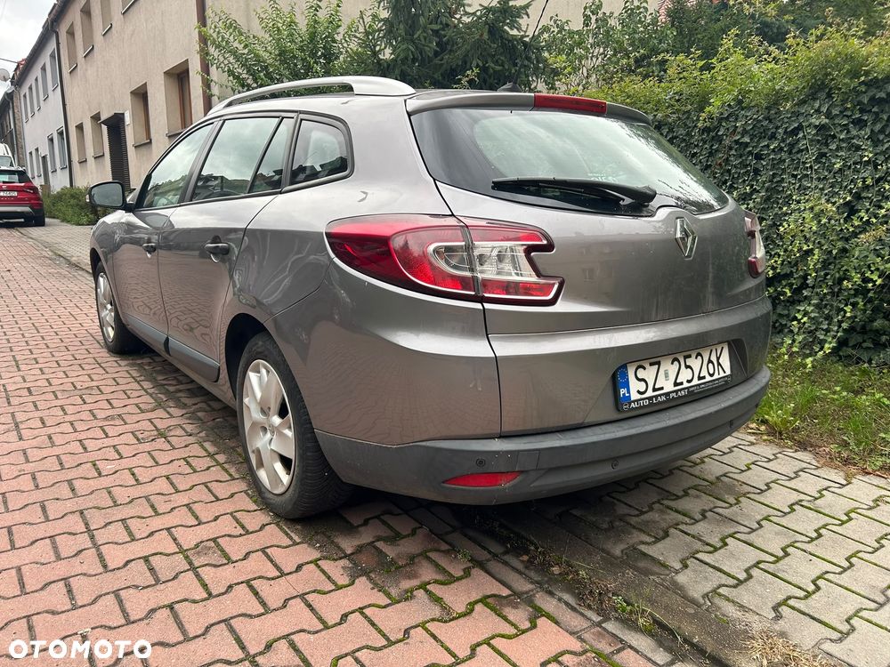 Renault Megane 2011 photo 2