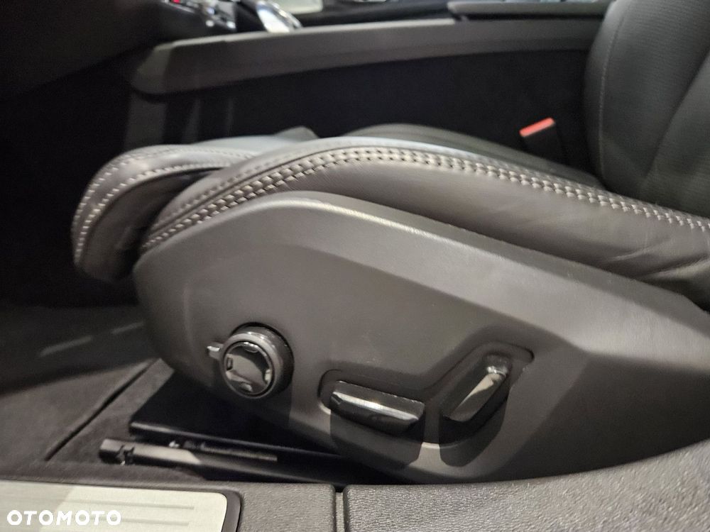 Volvo V60 Cross Country - 19