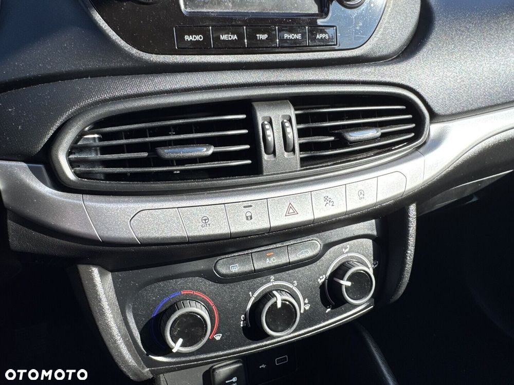 Fiat Tipo 1.4 T-Jet 16v Street - 25