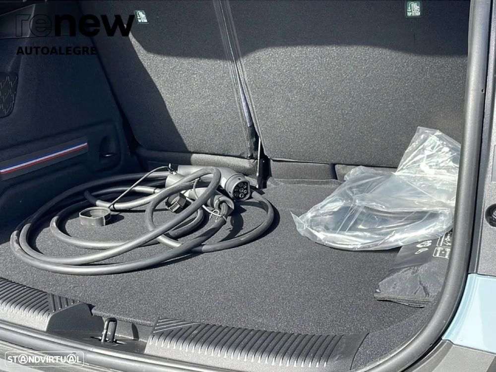 Renault 4 E-Tech 52 kWh Techno Autonomia Conforto - 10