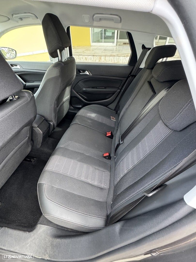 Peugeot 308 SW 1.2 PureTech Allure Full LED - 18