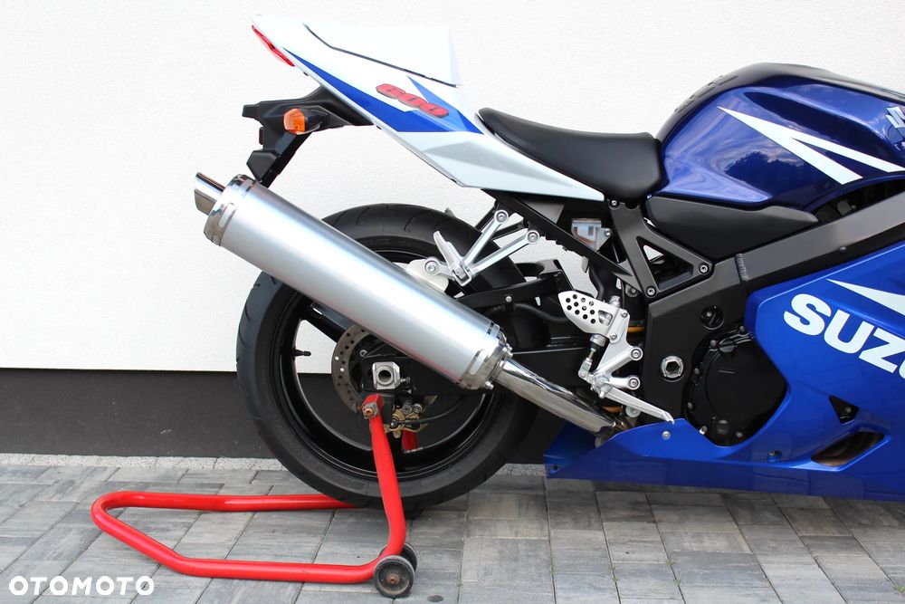Suzuki GSX-R - 10
