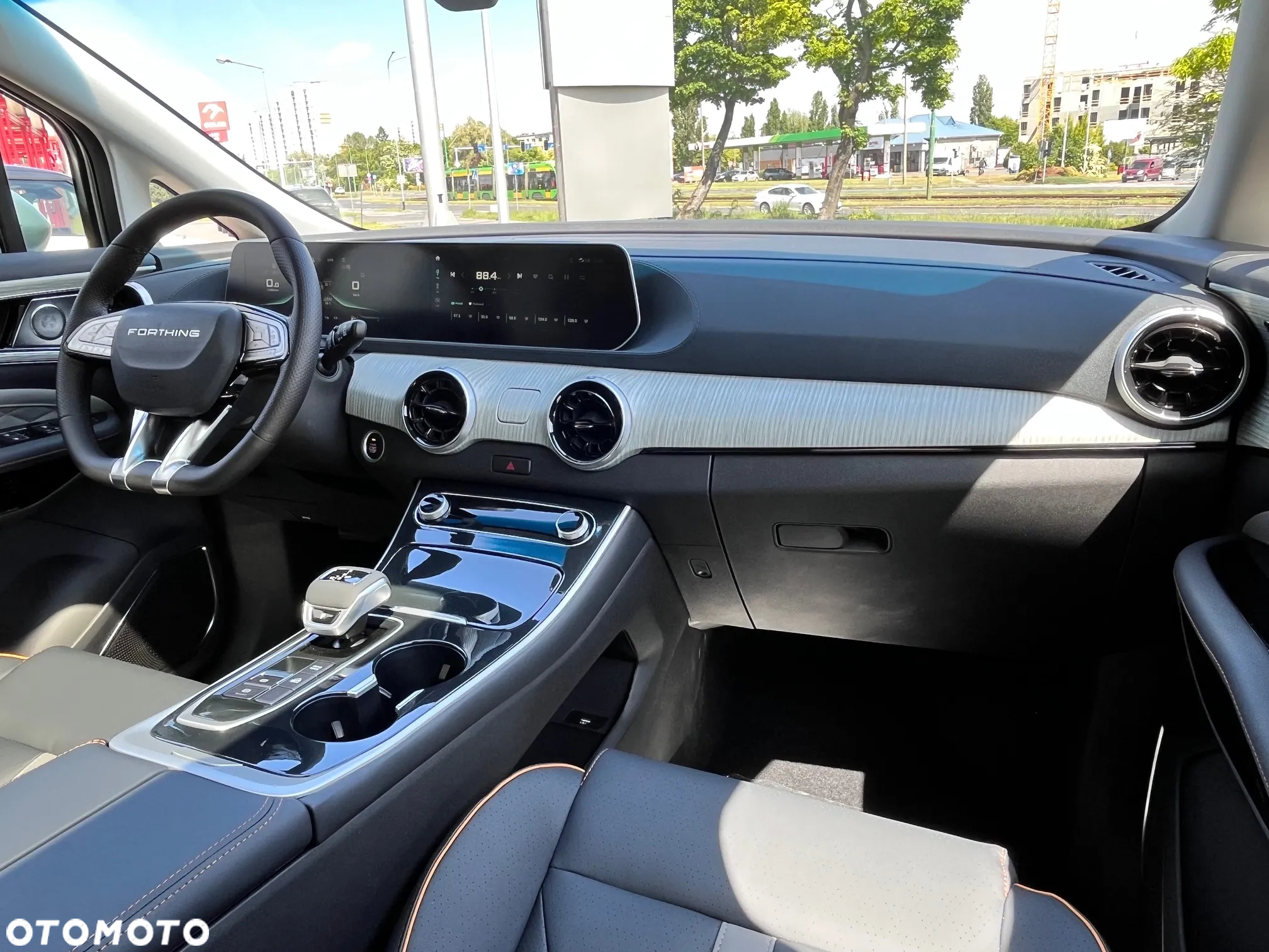 Forthing U Tour 1.5 DVVT GDI DCT - 23