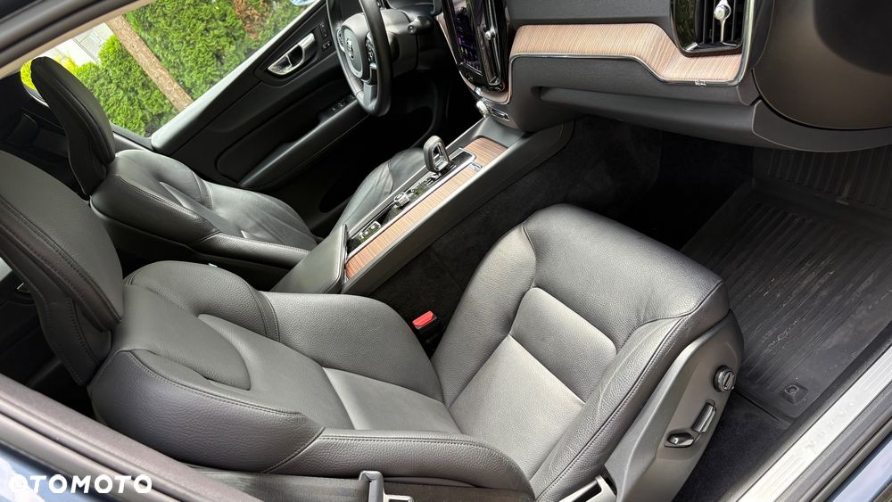 Volvo XC 60 B5 B AWD Inscription - 12