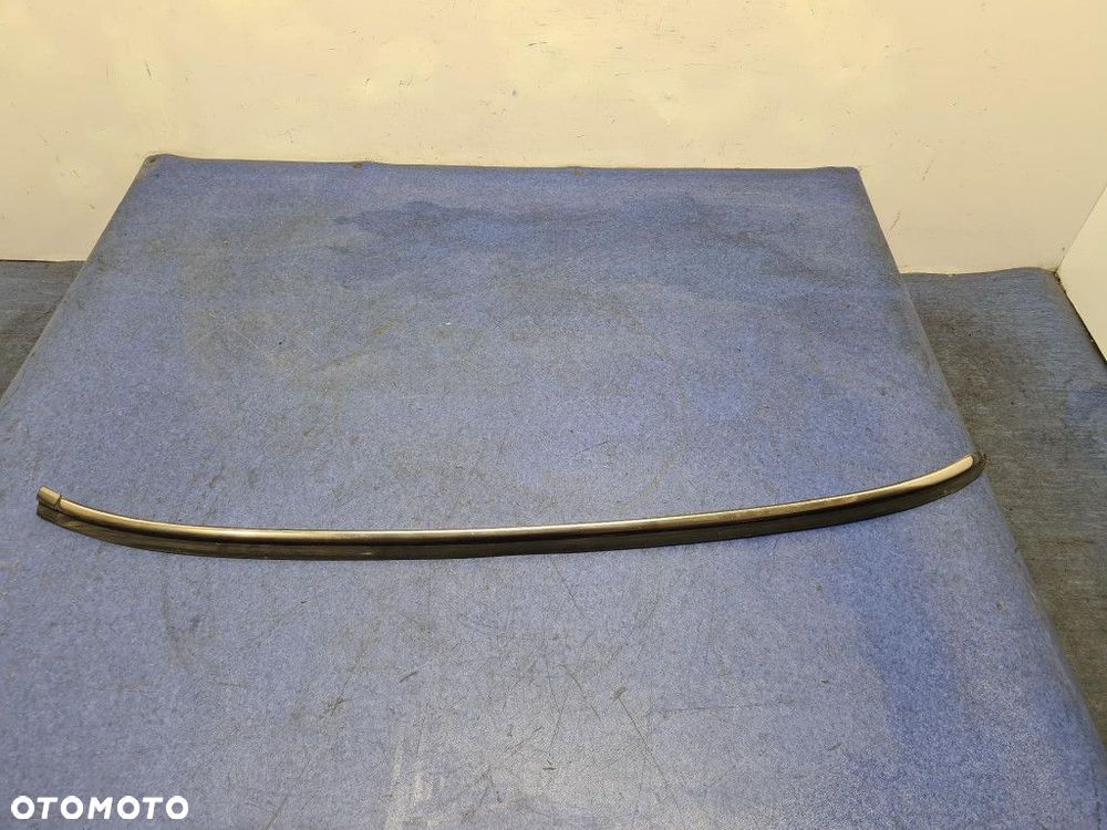 MERCEDES-BENZ W202 SEDAN LISTWA OZDOBNA CHROMOWANA SZYBY TYLNEJ - 1