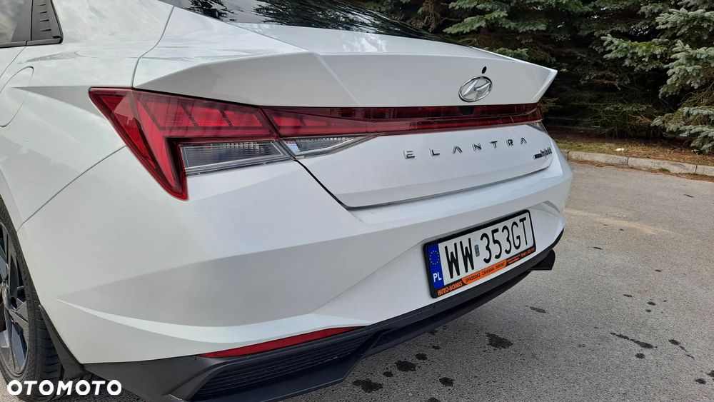 Hyundai Elantra 1.6 Comfort - 8