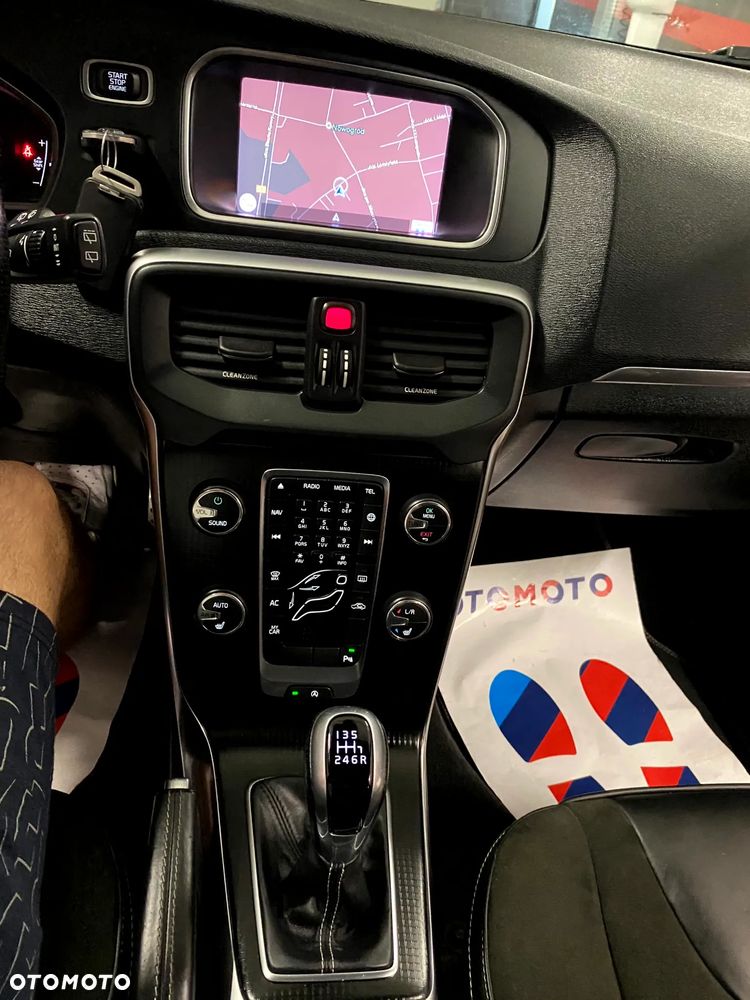 Volvo V40 D3 Drive-E R-Design Momentum - 18