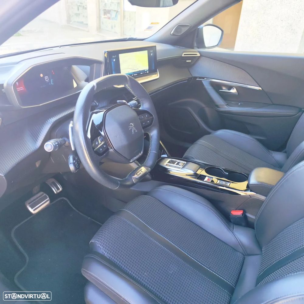 Peugeot 2008 BlueHDi 130 EAT8 GT Pack - 8