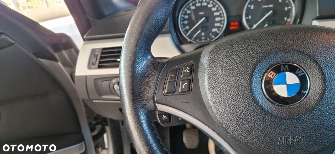 BMW Seria 3 320i - 13