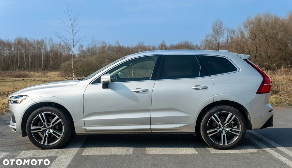 Volvo XC 60 T5 AWD Momentum - 4