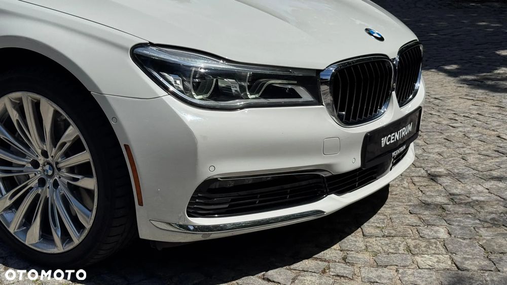 BMW Seria 7 750Li xDrive - 8