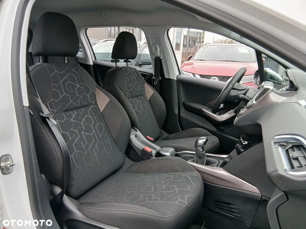 Peugeot 2008 1.6 VTi Style - 16