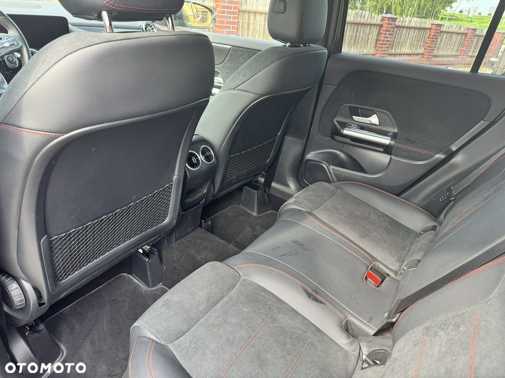 Mercedes-Benz GLA - 7