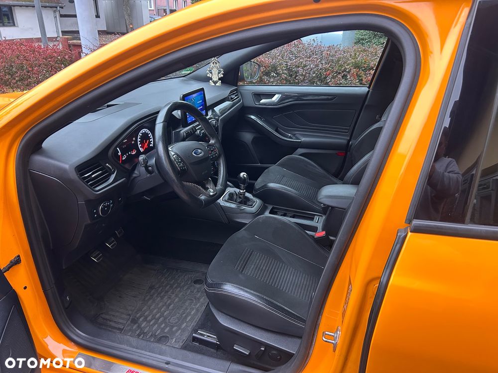 Ford Focus 2.0 EcoBlue ST - 17