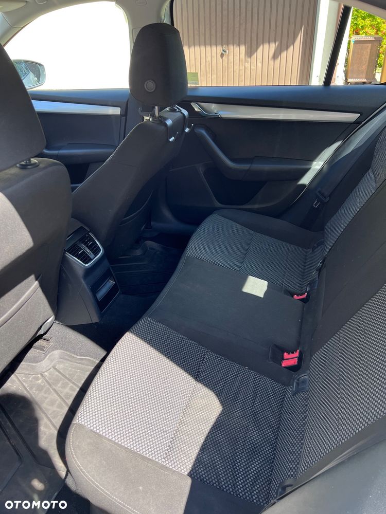 Skoda Octavia 1.6 TDI Ambition - 11