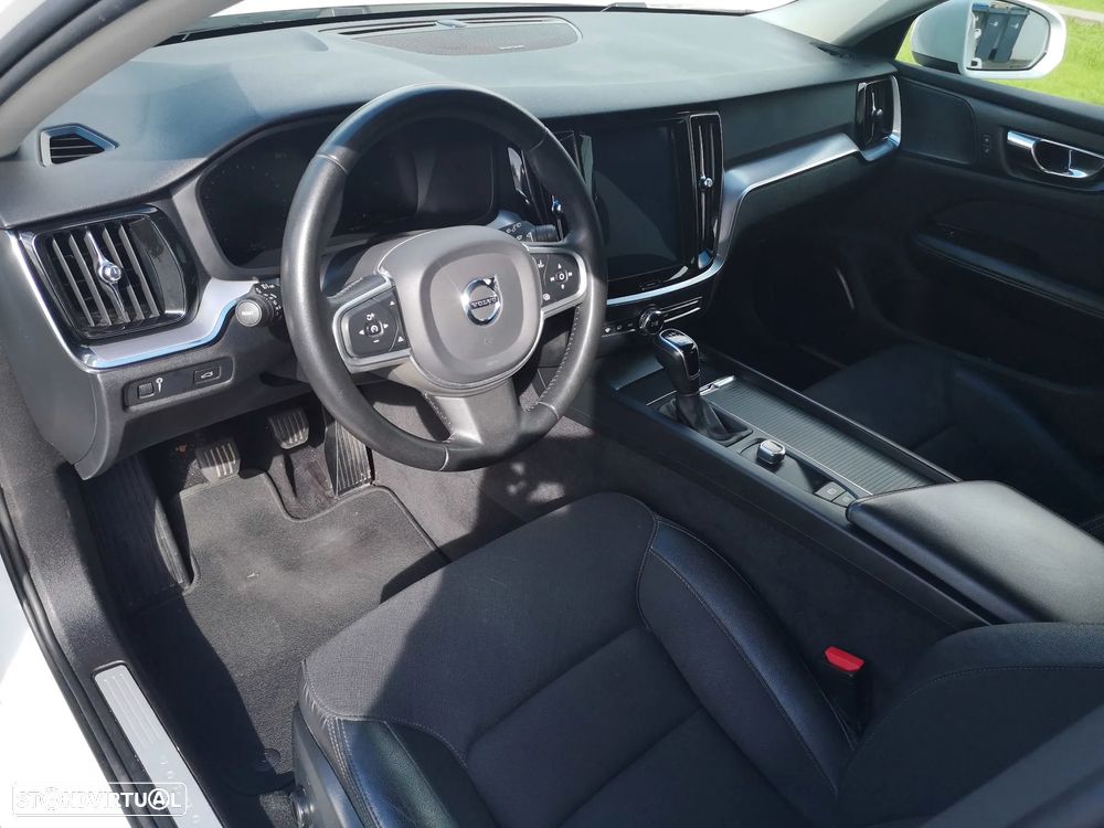 Volvo V60 2.0 D4 Momentum Plus - 8