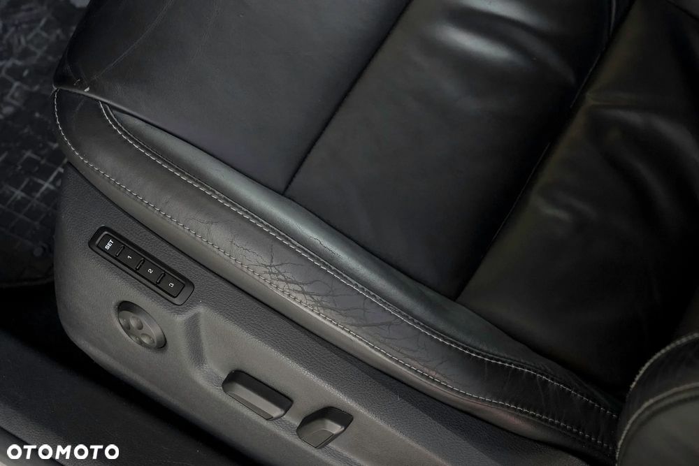 Skoda Superb 2.0 TDI DSG FAMILY - 33