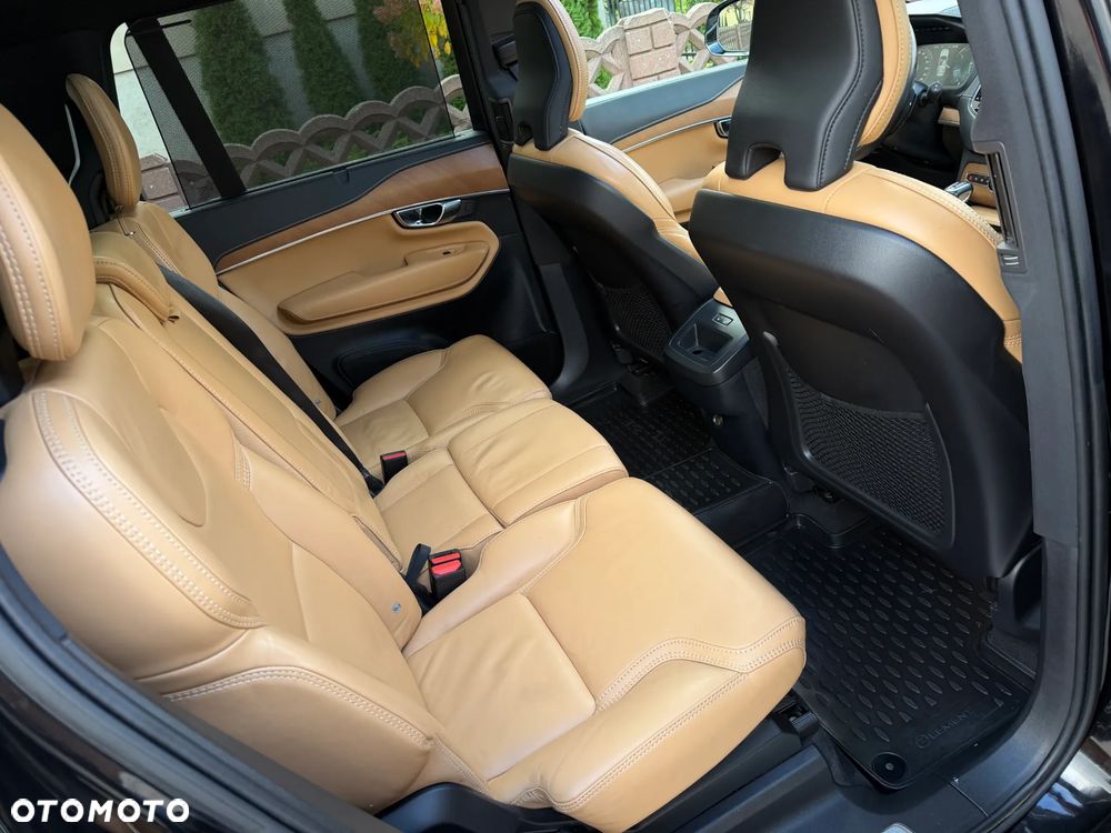 Volvo XC 90 D5 SCR AWD Inscription 7os - 29