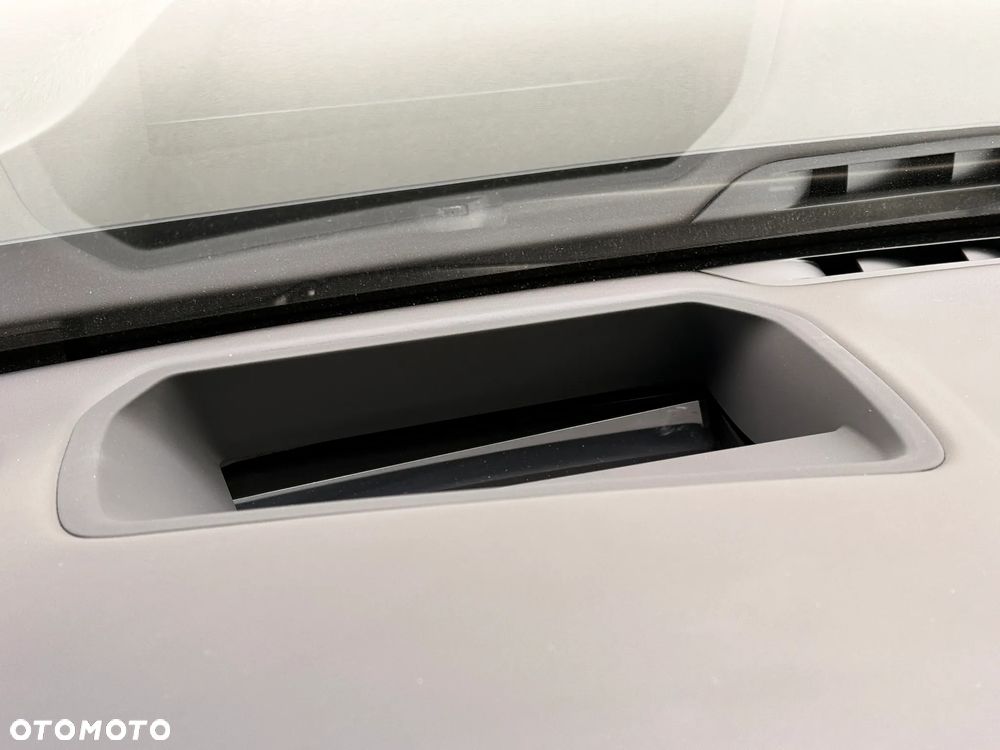 BMW Seria 7 750i xDrive - 25