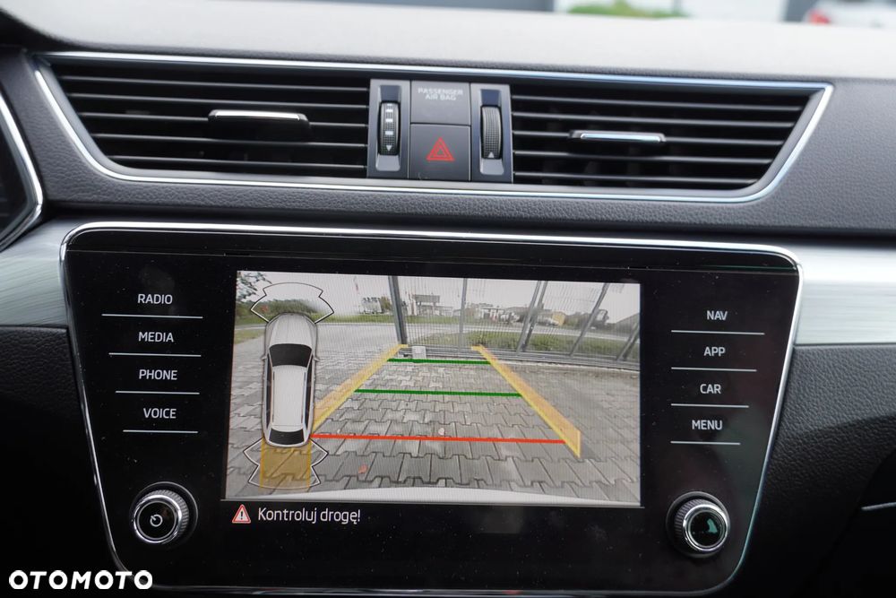Skoda Superb 2.0 TDI DSG Active - 17