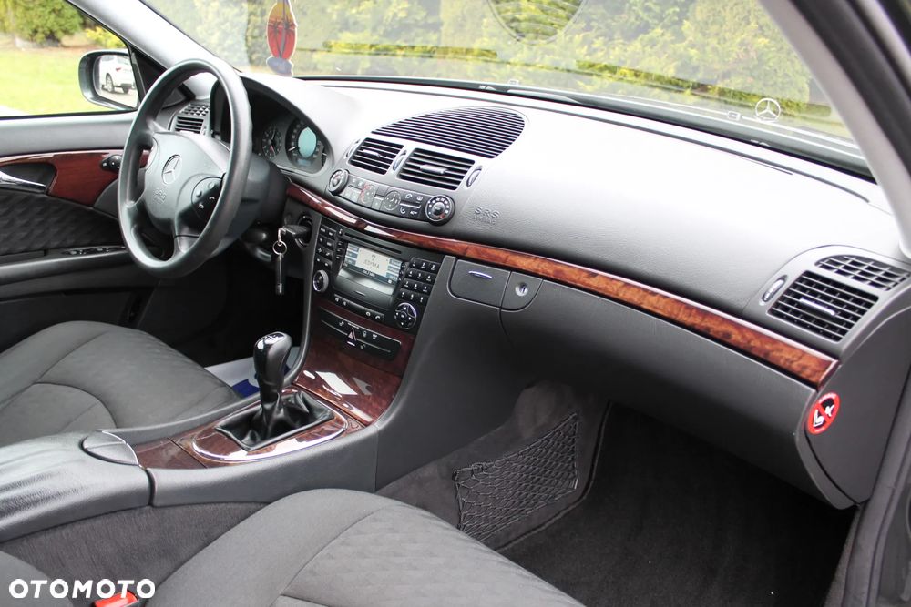 Mercedes-Benz Klasa E 200 CDI Automatik Classic - 36