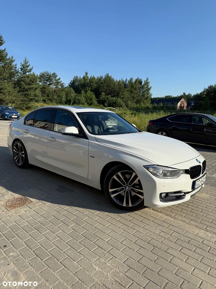 BMW Seria 3 330d Sport Line - 2