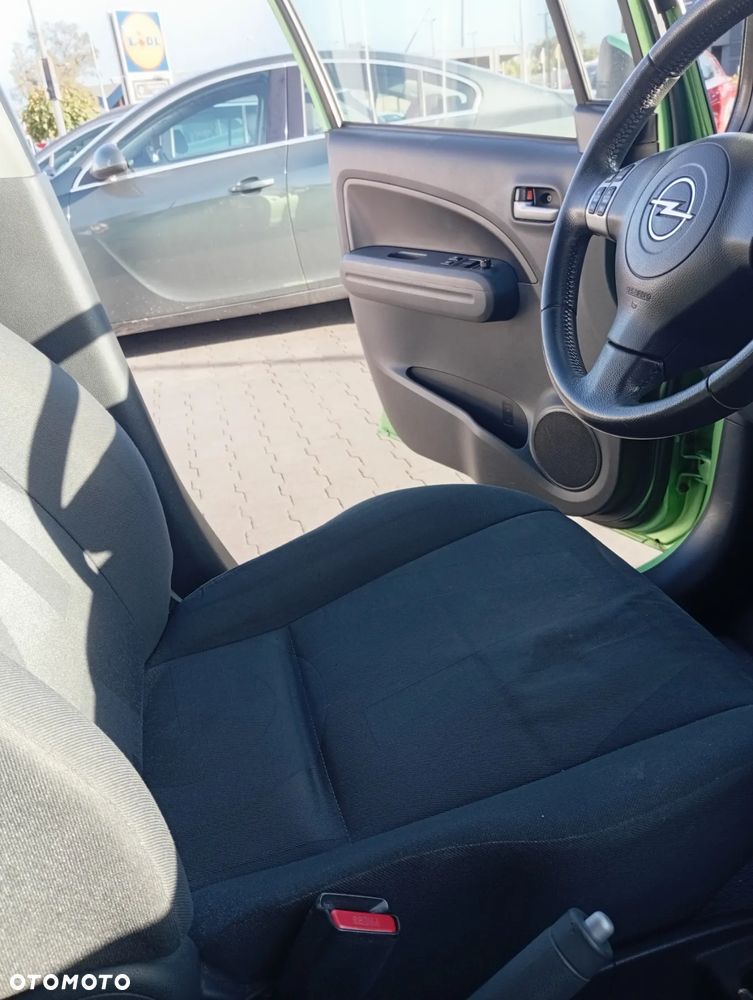 Opel Agila 1.0 12 V - 7