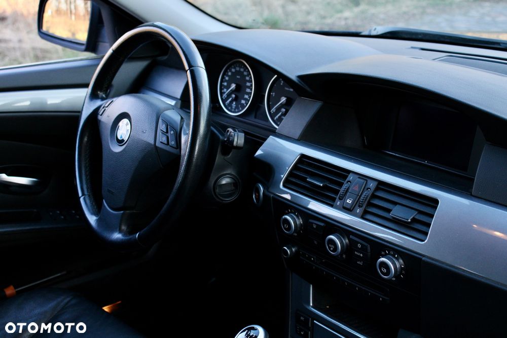 BMW Seria 5 520d Edition Exclusive - 7