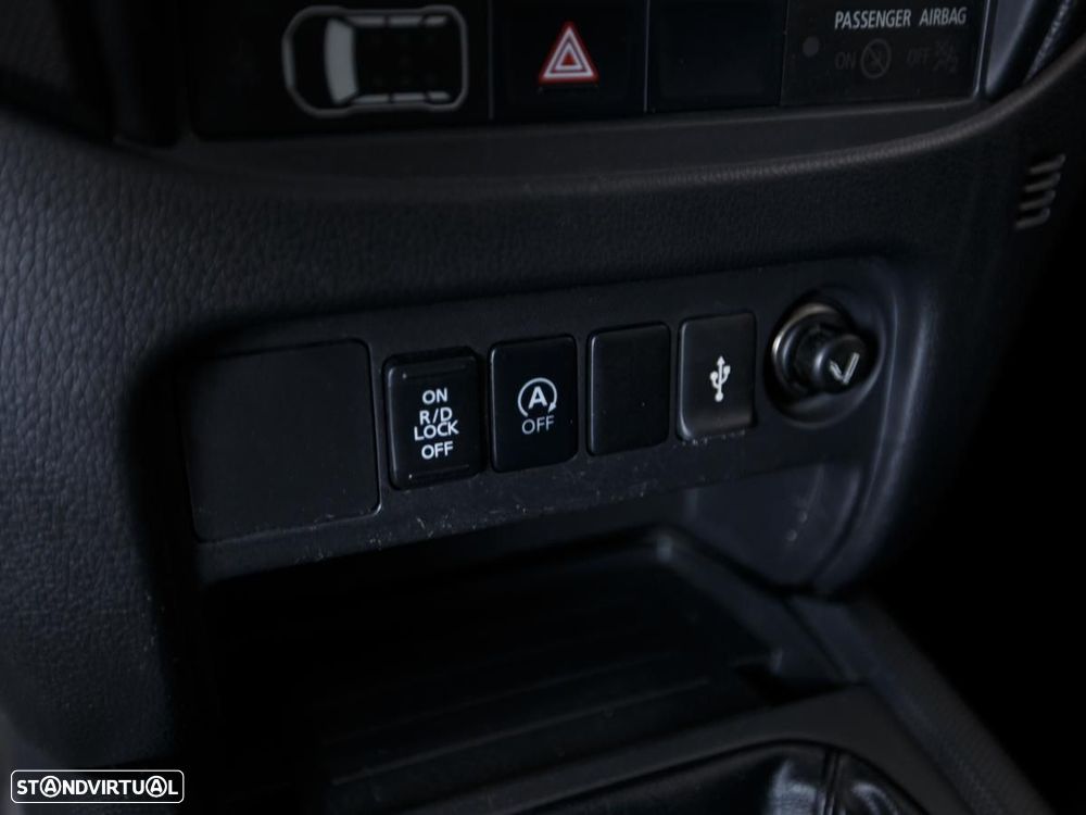 Mitsubishi L200 - 15
