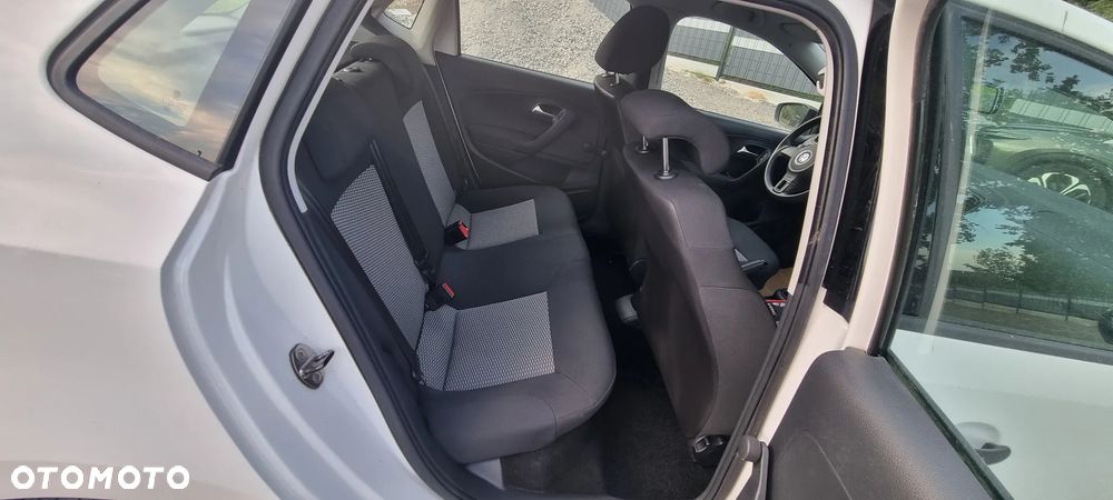 Volkswagen Polo - 12