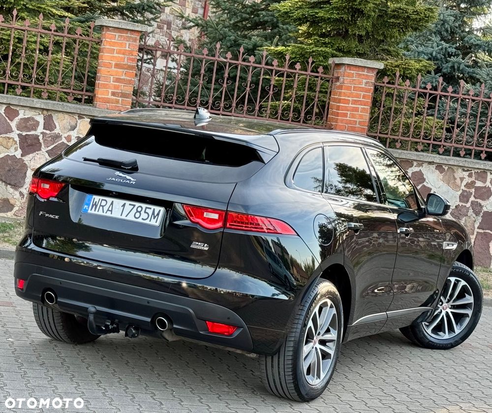 Jaguar F-Pace 2.0 i4P AWD R-Sport - 11