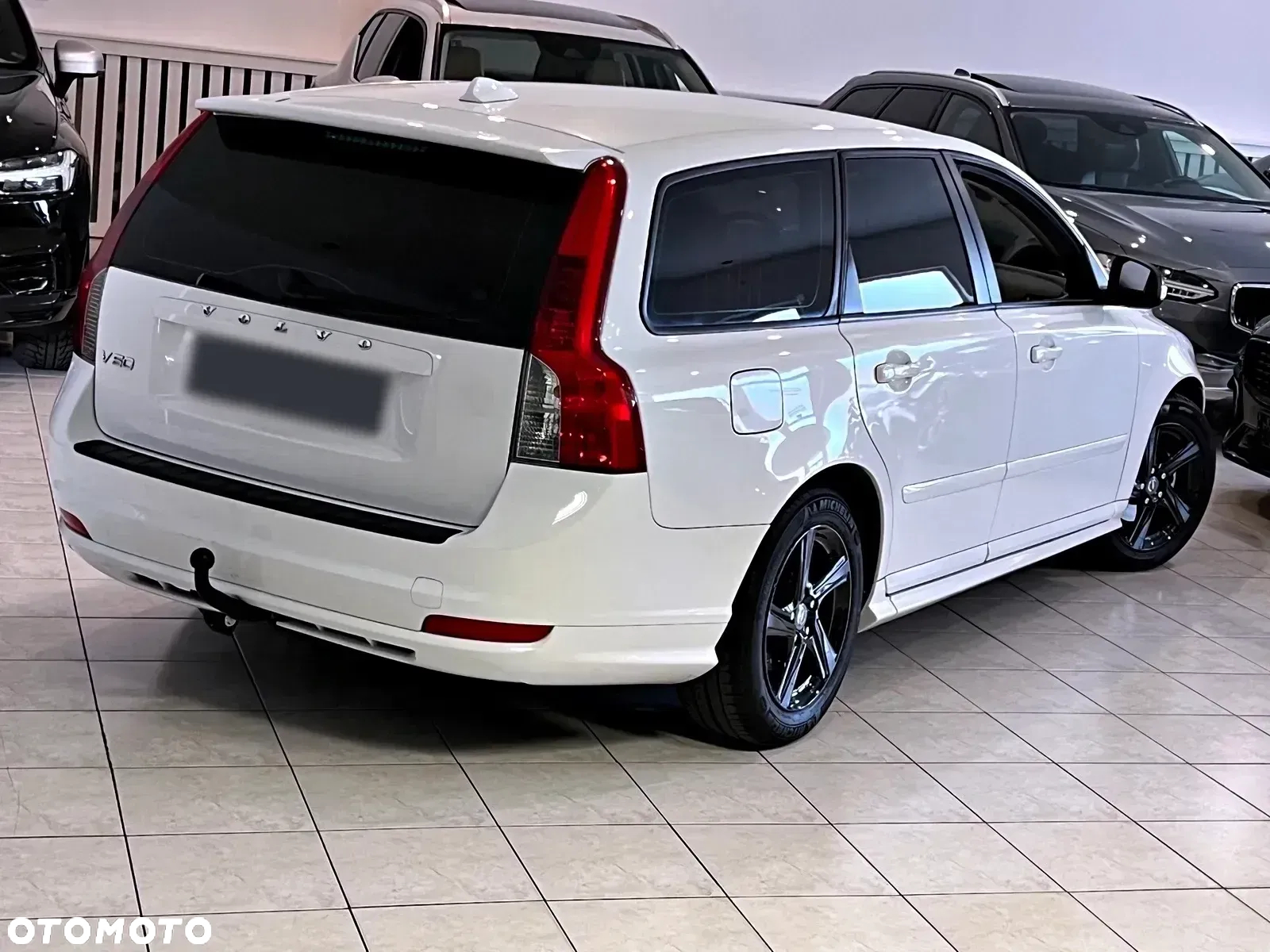 Volvo V50 D2 R-Design - 12