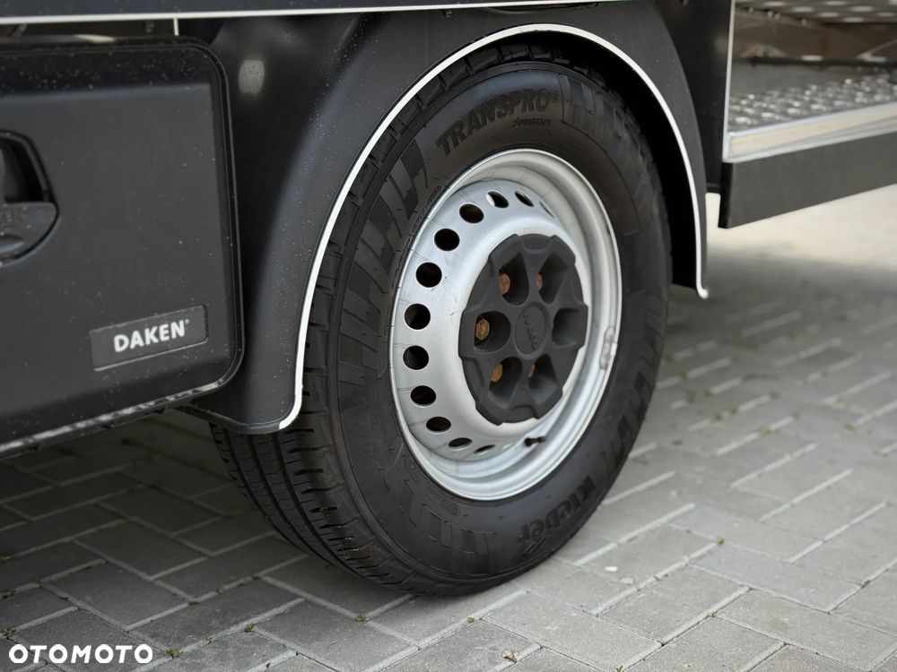Iveco Daily 35S15 3.0 HPI 150KM / Autolaweta NOWY Najazd Aluminiowy / Wyciągarka + Poduszki Pneumatyczne / 2019 ROK PRODUKCJI / TYLKO 192.327KM PRZEBIEGU ! - 18