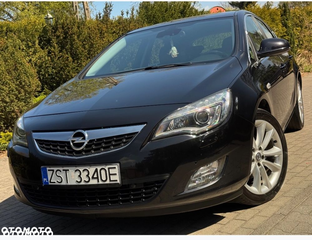 Opel Astra 2.0 CDTI Cosmo - 11