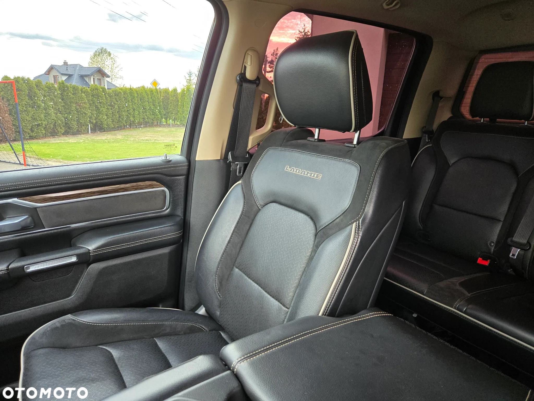 RAM 1500 Crew Cab MB Laramie - 35