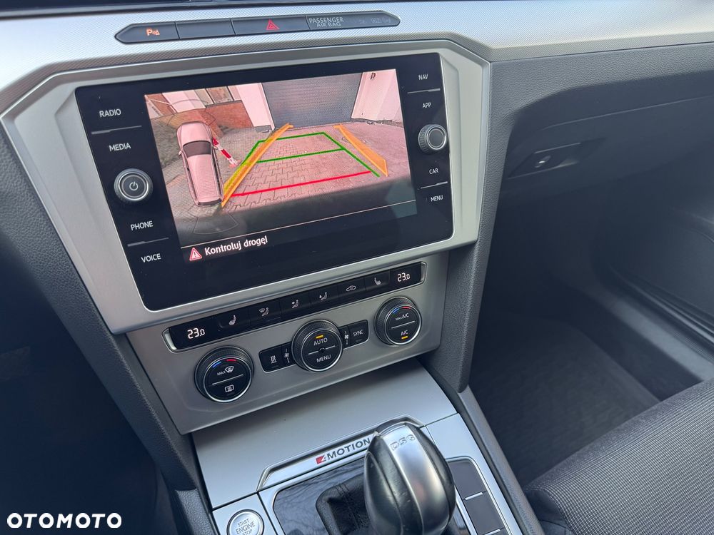 Volkswagen Passat Variant 2.0 TDI SCR DSG 4Motion Elegance - 9