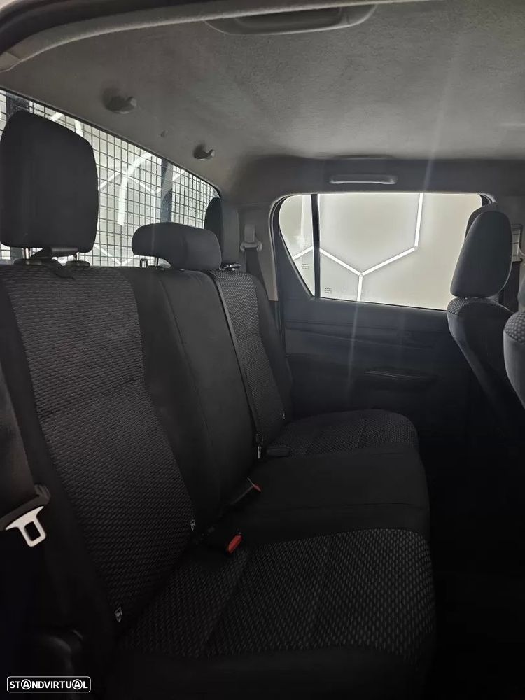 Toyota Hilux 2.4 D-4D 4WD CD CM - 53