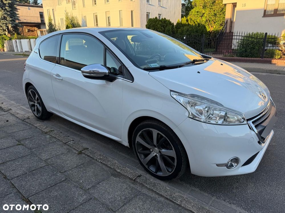 Peugeot 208 1.6 THP Allure - 2