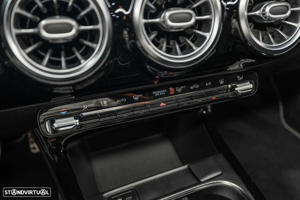 Mercedes-Benz CLA 250 e Shooting Brake AMG Line - 16