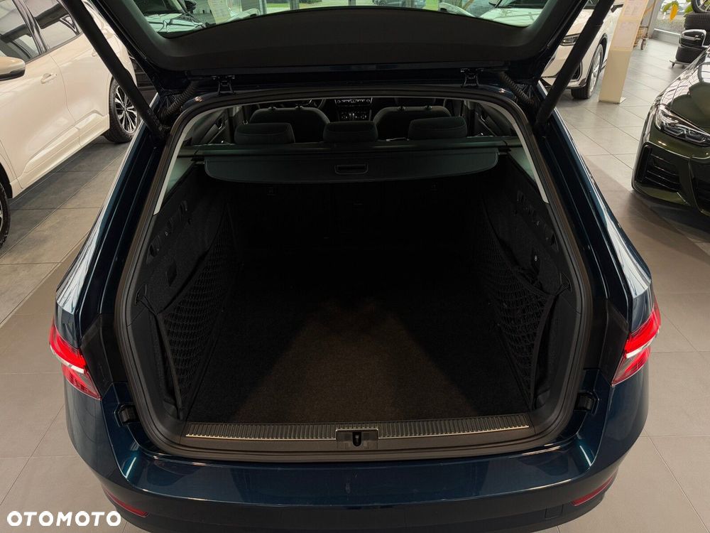 Skoda Superb 2.0 TDI SCR Style DSG - 10